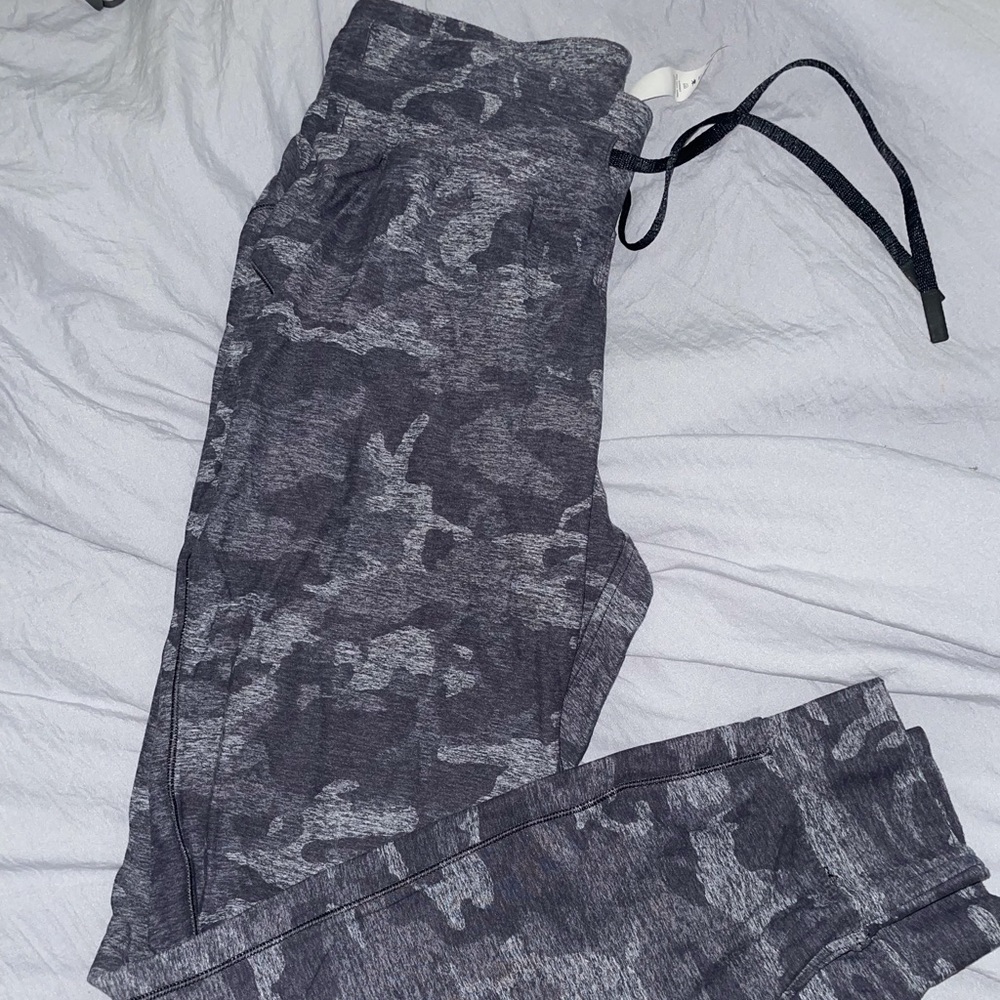 Ready to rulu joggers size 6